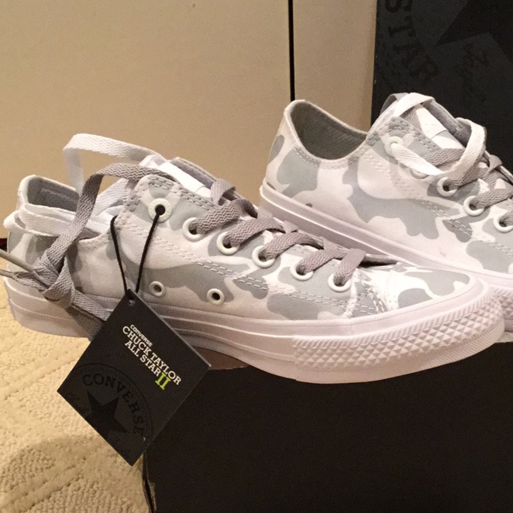 Converse All Stars, women’s 7.5, light gray camo
